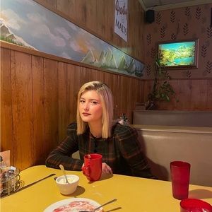 Meet your Posher, Amelia.